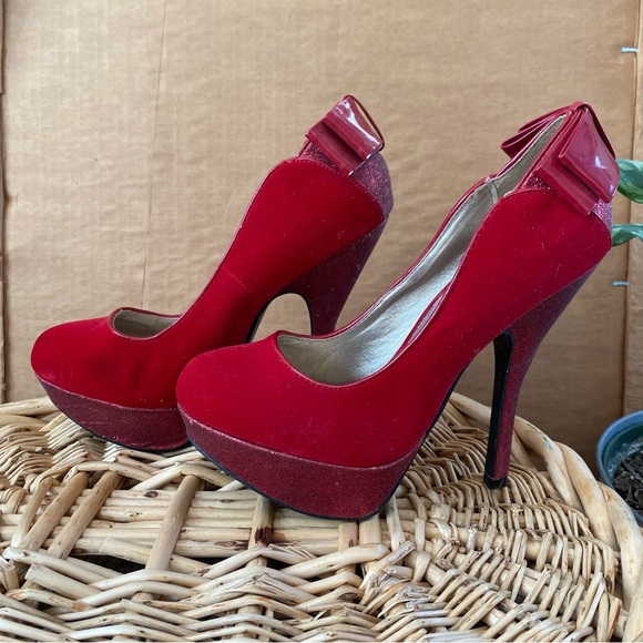 Qupid red stiletto heels with glittery accents - Picture 2 of 8